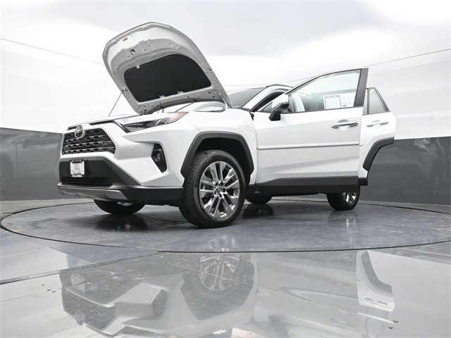 Used 2025 Toyota RAV4 Limited image 27