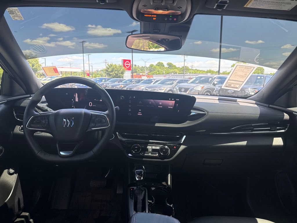 Used 2025 Buick Envista Sport Touring w/ Experience Buick Package FWD image 23