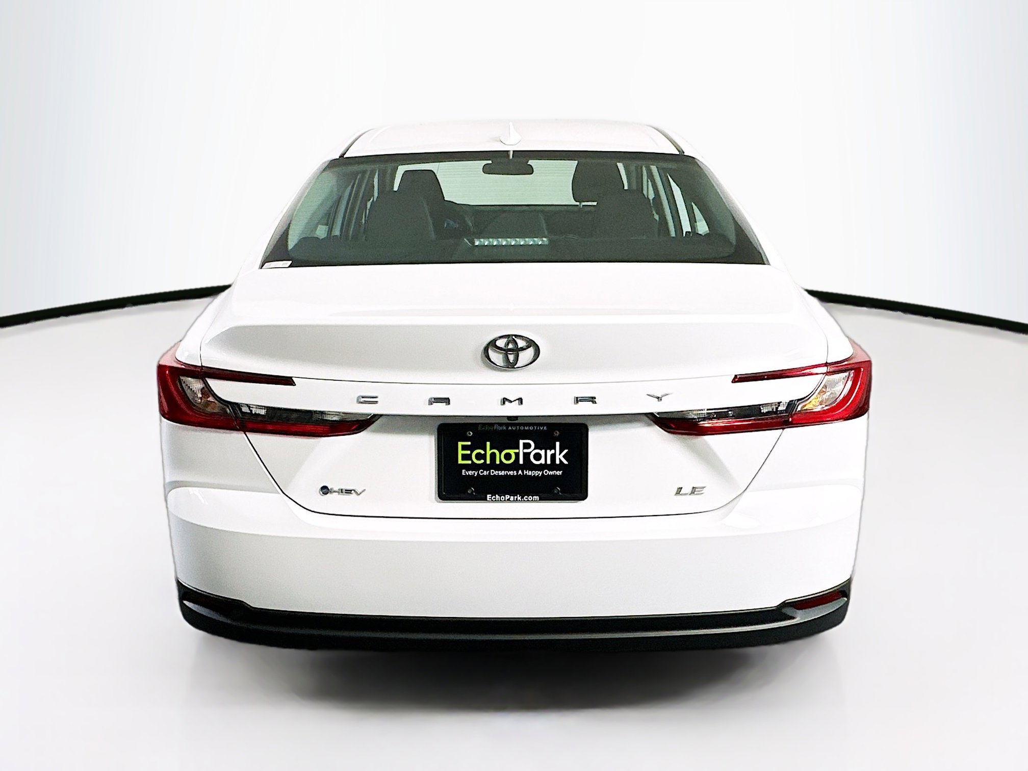 Used 2025 Toyota Camry LE image 7