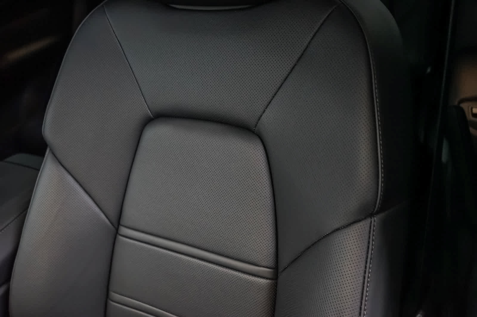 New 2026 Porsche Cayenne GTS AWD/4WD image 30