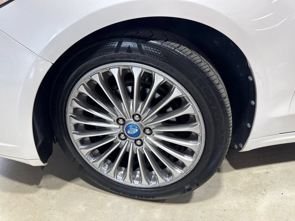 Used 2013 Ford Fusion Titanium FWD image 2
