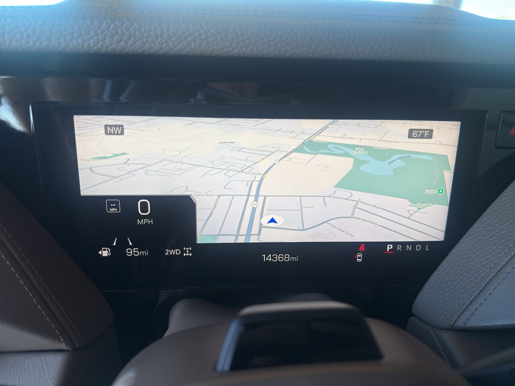 Used 2025 GMC Yukon XL Denali w/ Advanced Technology Package image 16