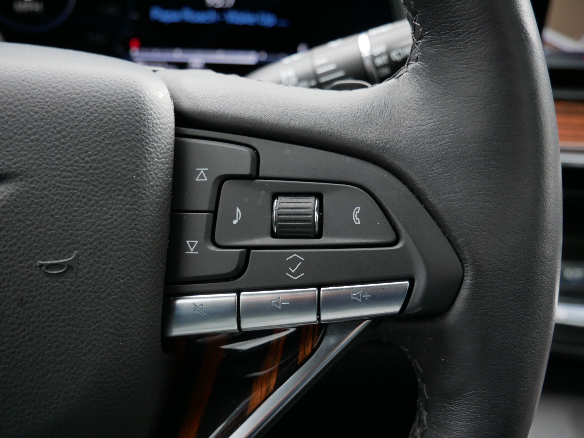 Certified 2023 Cadillac Escalade Premium Luxury w/ Performance Package AWD/4WD image 29