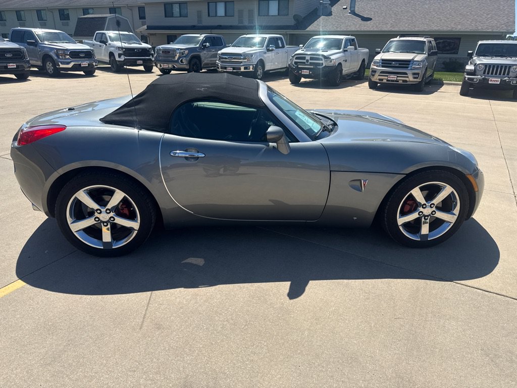 Used 2006 Pontiac Solstice Convertible w/ Premium Package RWD image 6
