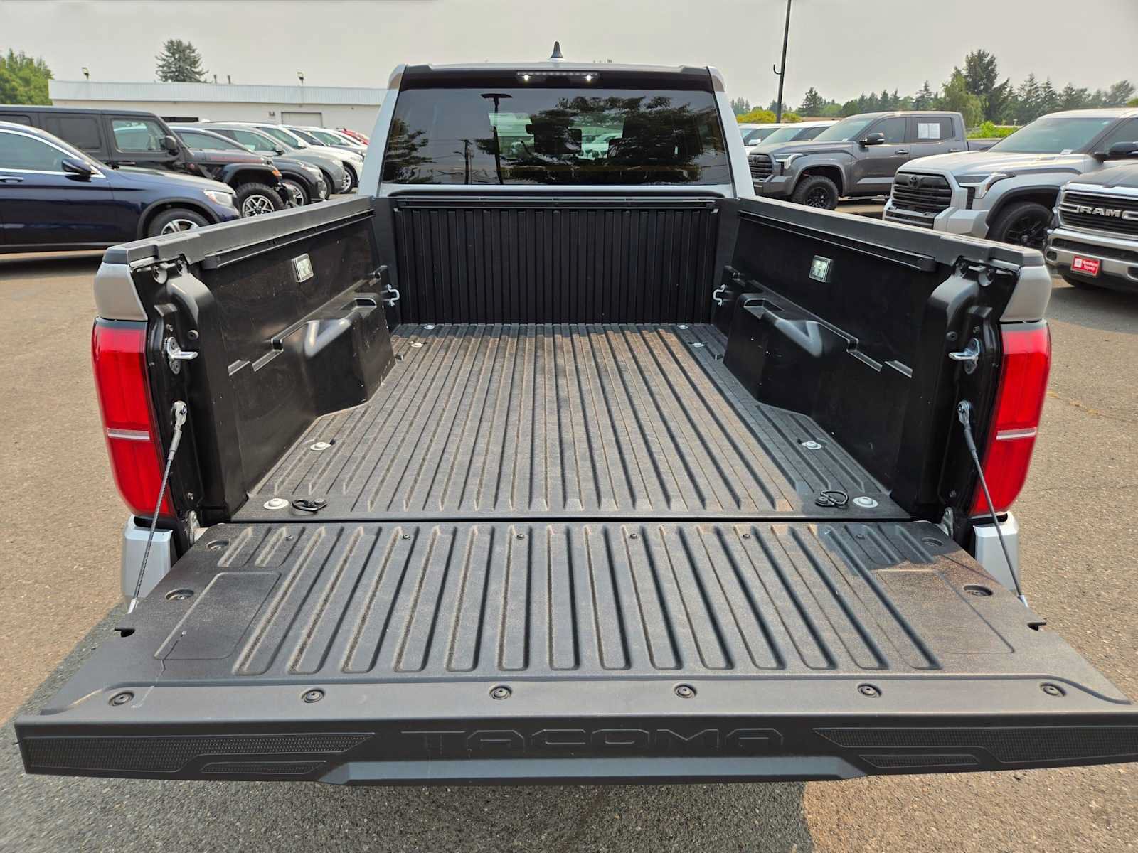 Certified 2026 Toyota Tacoma SR5 AWD/4WD image 13