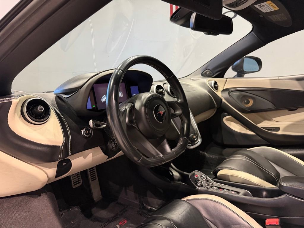 Used 2016 McLaren 570S Coupe image 19