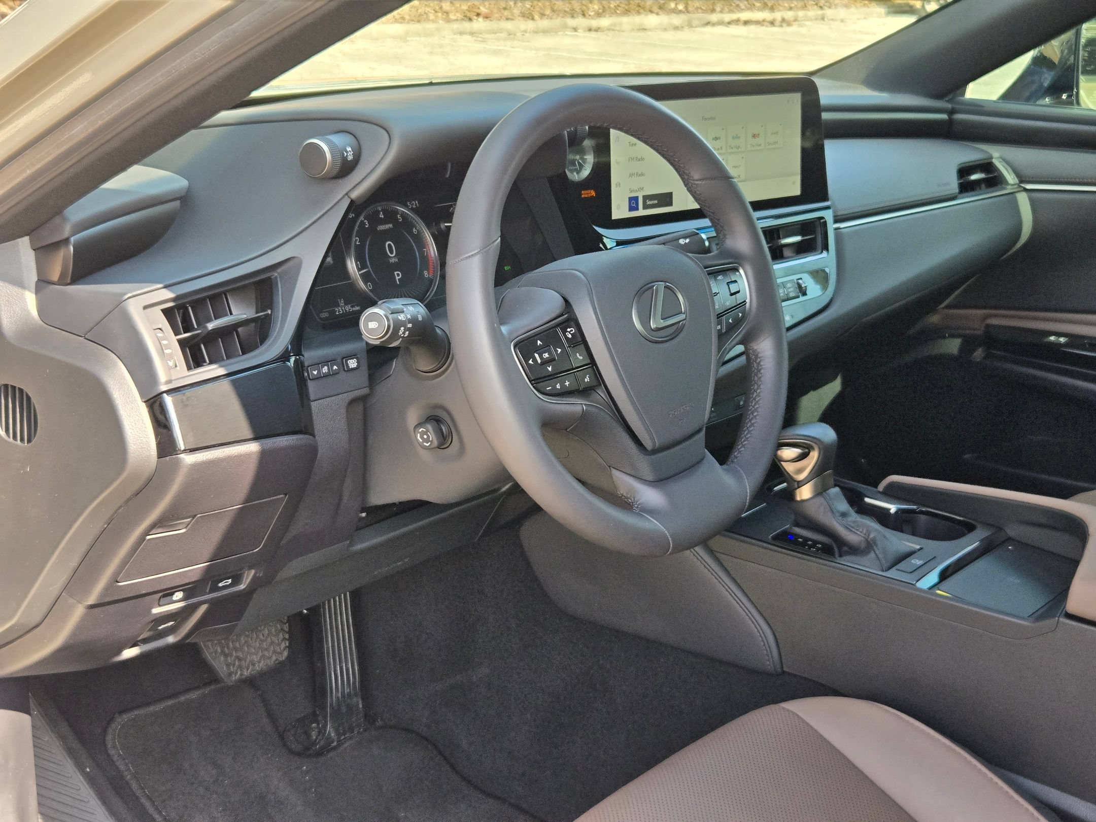 Used 2023 Lexus ES 350 w/ Premium Package FWD image 12