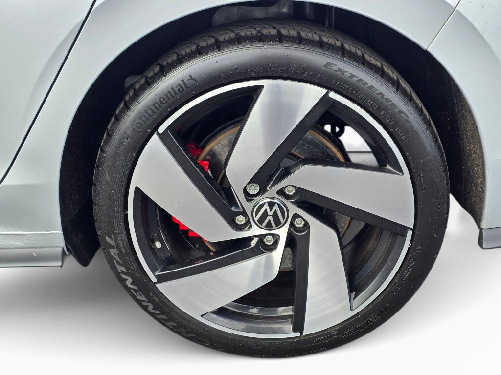 Used 2022 Volkswagen GTI SE FWD image 20