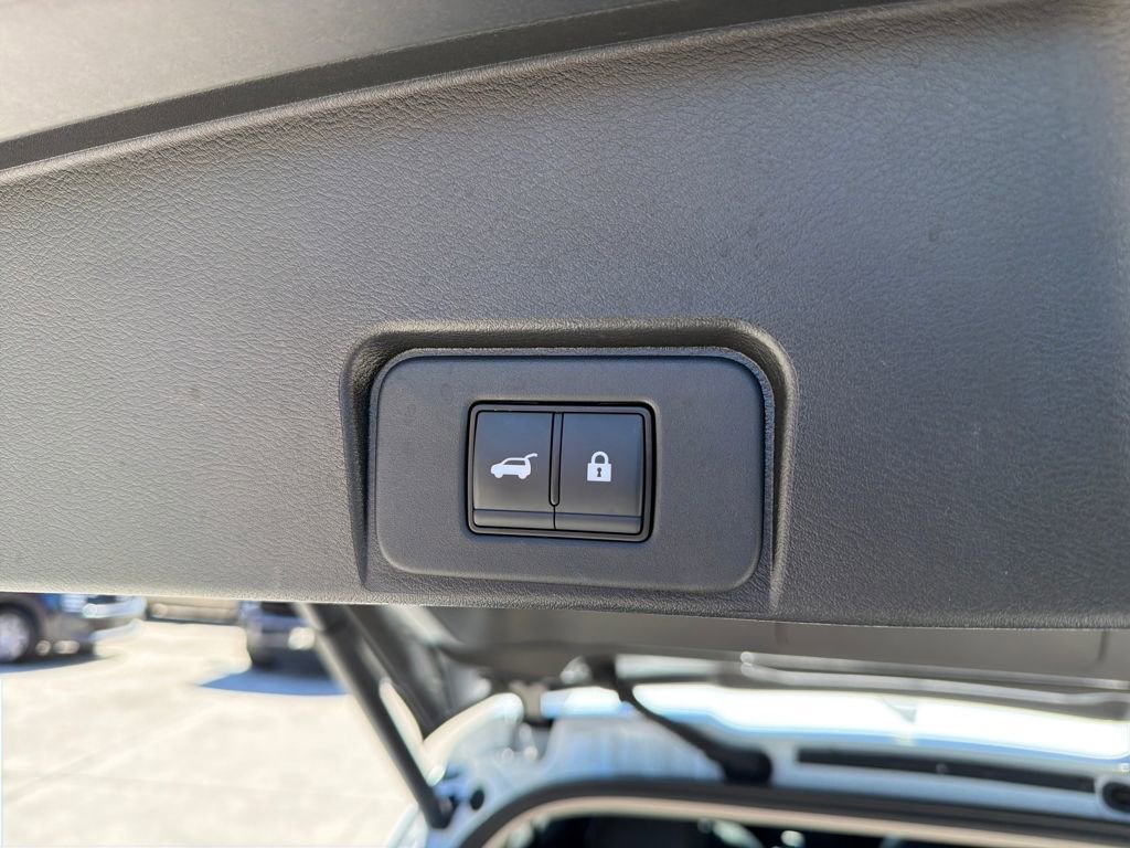 Used 2024 Nissan Rogue SV w/ SV Premium Package image 35