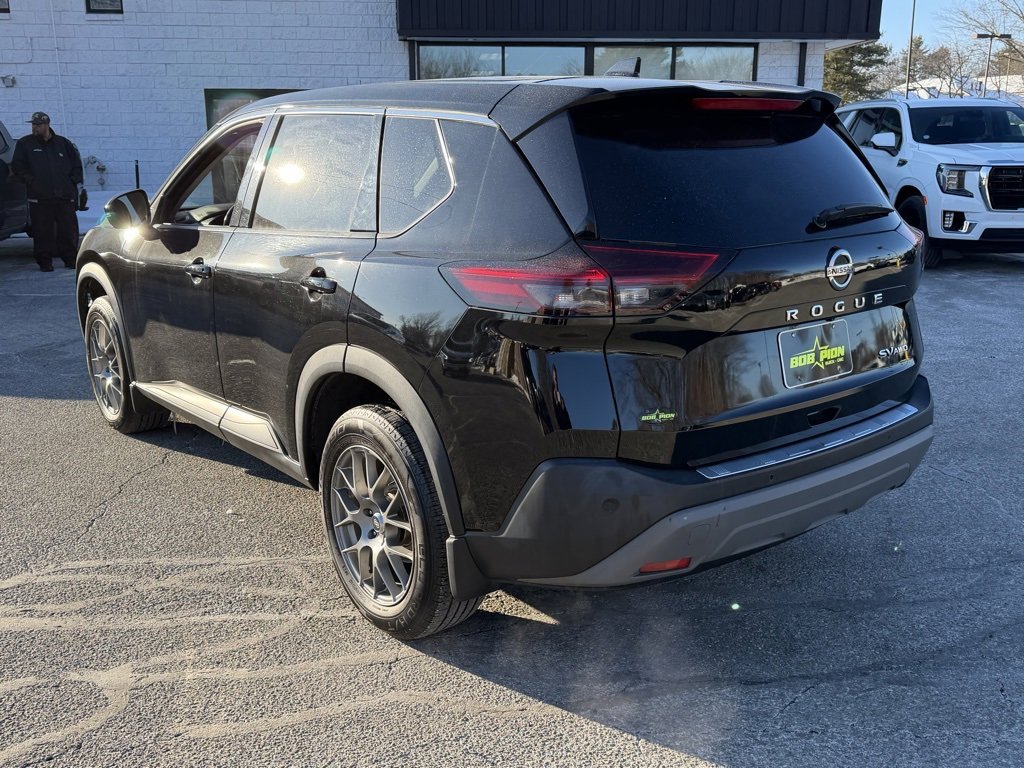 Used 2021 Nissan Rogue SV image 3