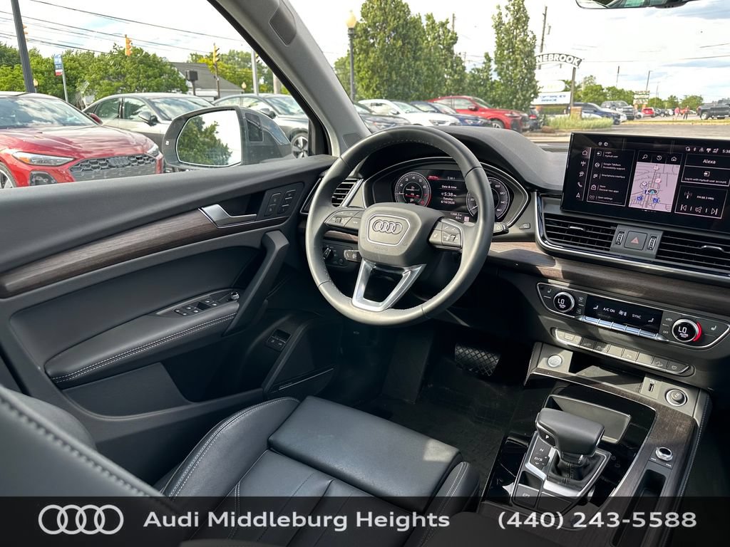 Certified 2025 Audi Q5 e Premium Plus w/ Premium Plus Package AWD/4WD image 29