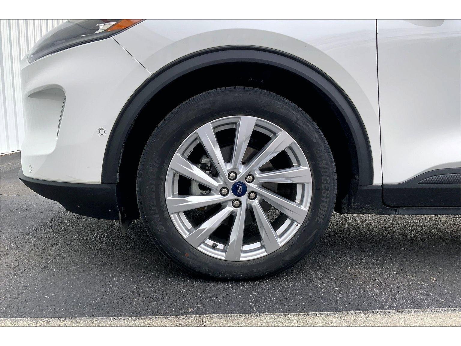 Used 2022 Ford Escape Titanium w/ Titanium Elite Package image 9