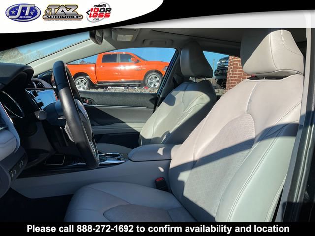 Used 2019 Toyota Camry XSE FWD image 9