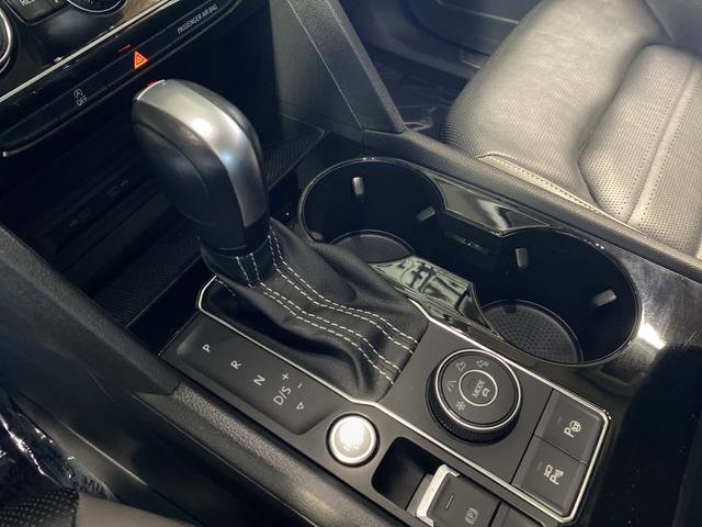 Used 2022 Volkswagen Atlas SEL Premium image 21