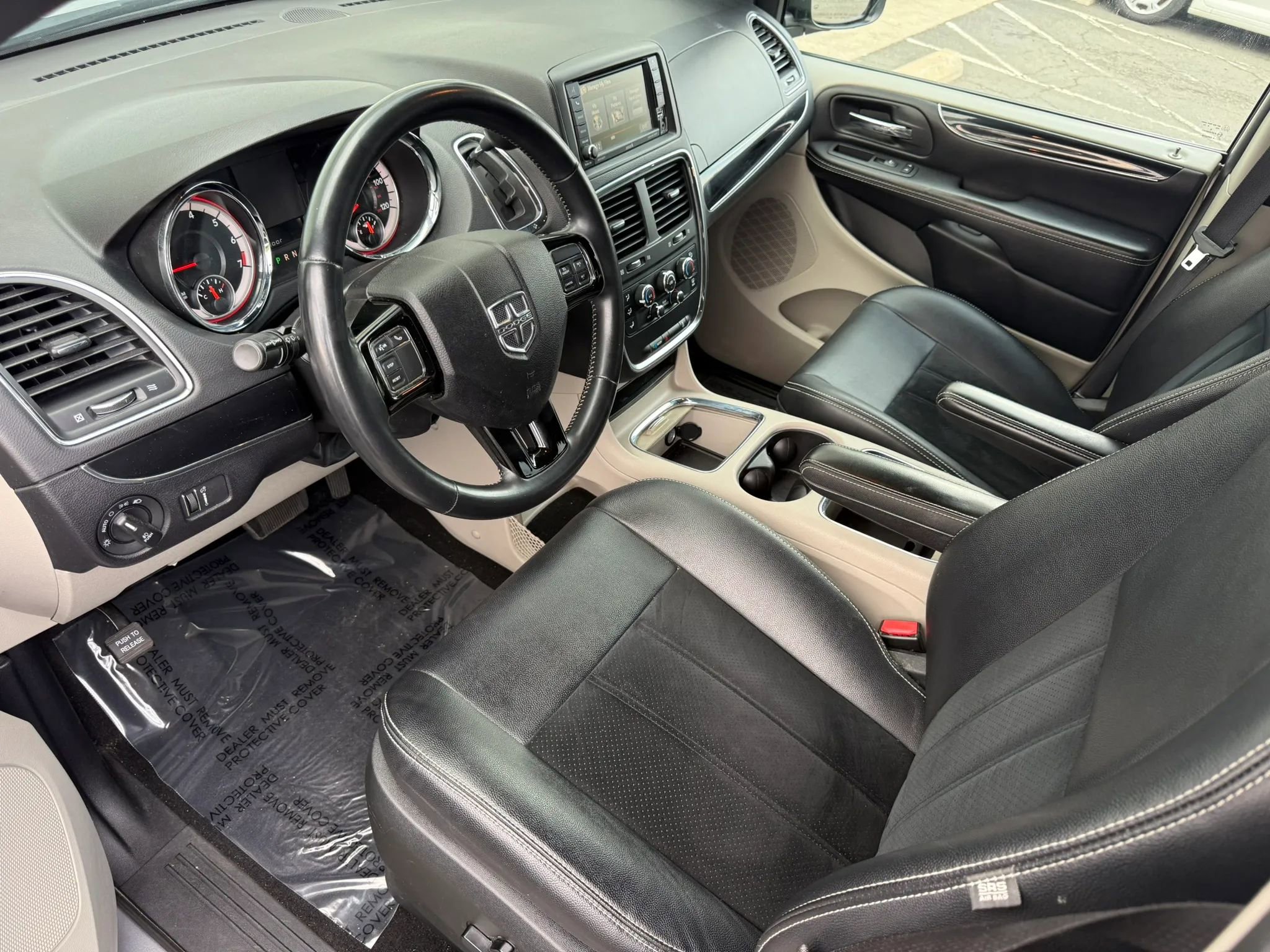 Used 2018 Dodge Grand Caravan SXT FWD image 12