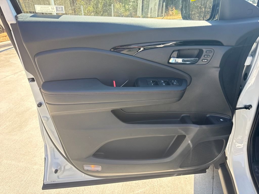 New 2026 Honda Ridgeline Black Edition image 12