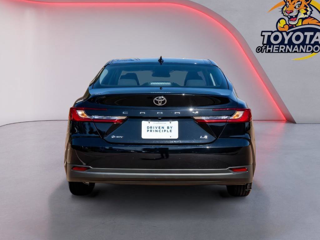 Used 2025 Toyota Camry LE image 6