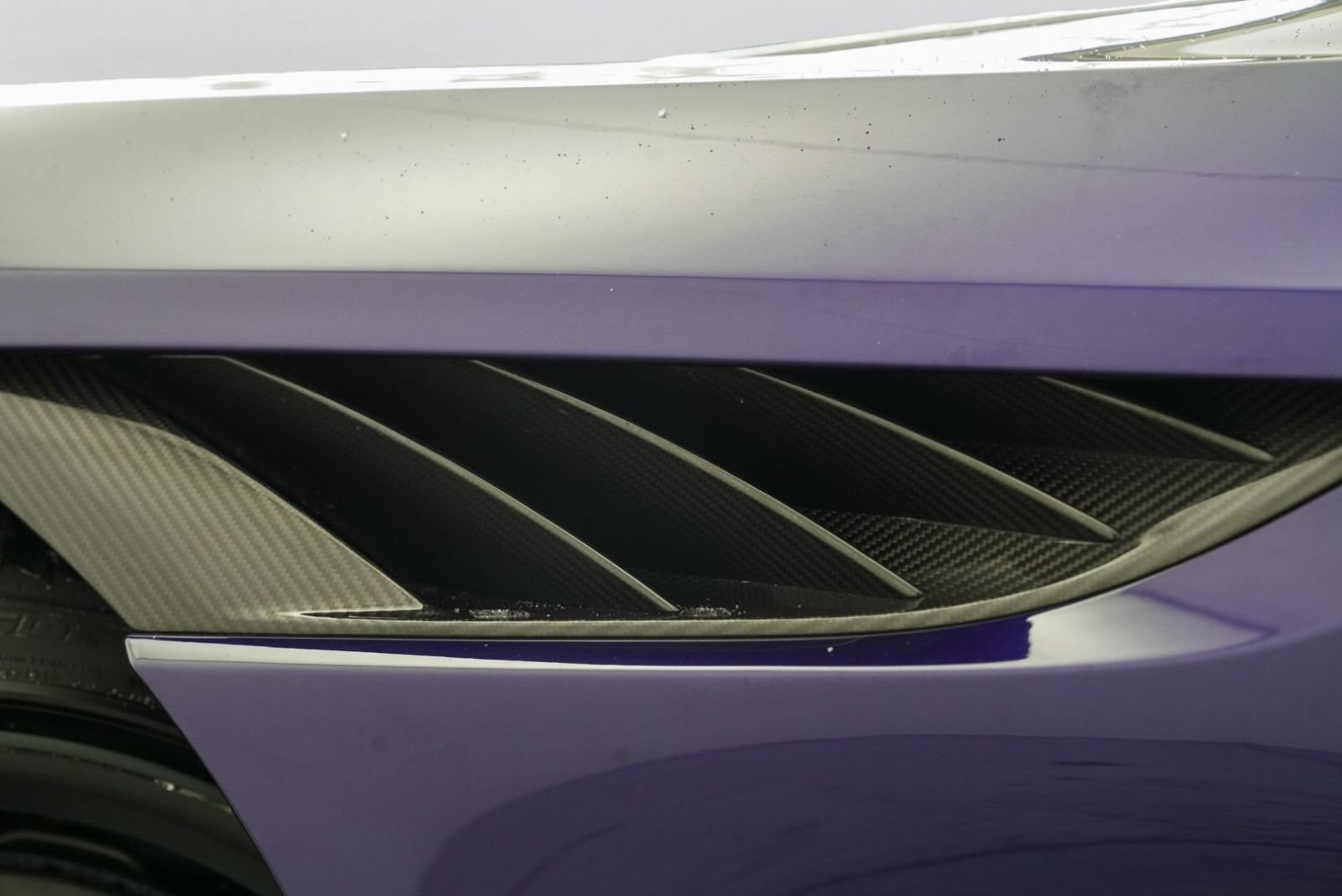 Used 2023 Aston Martin DBS Coupe RWD image 9