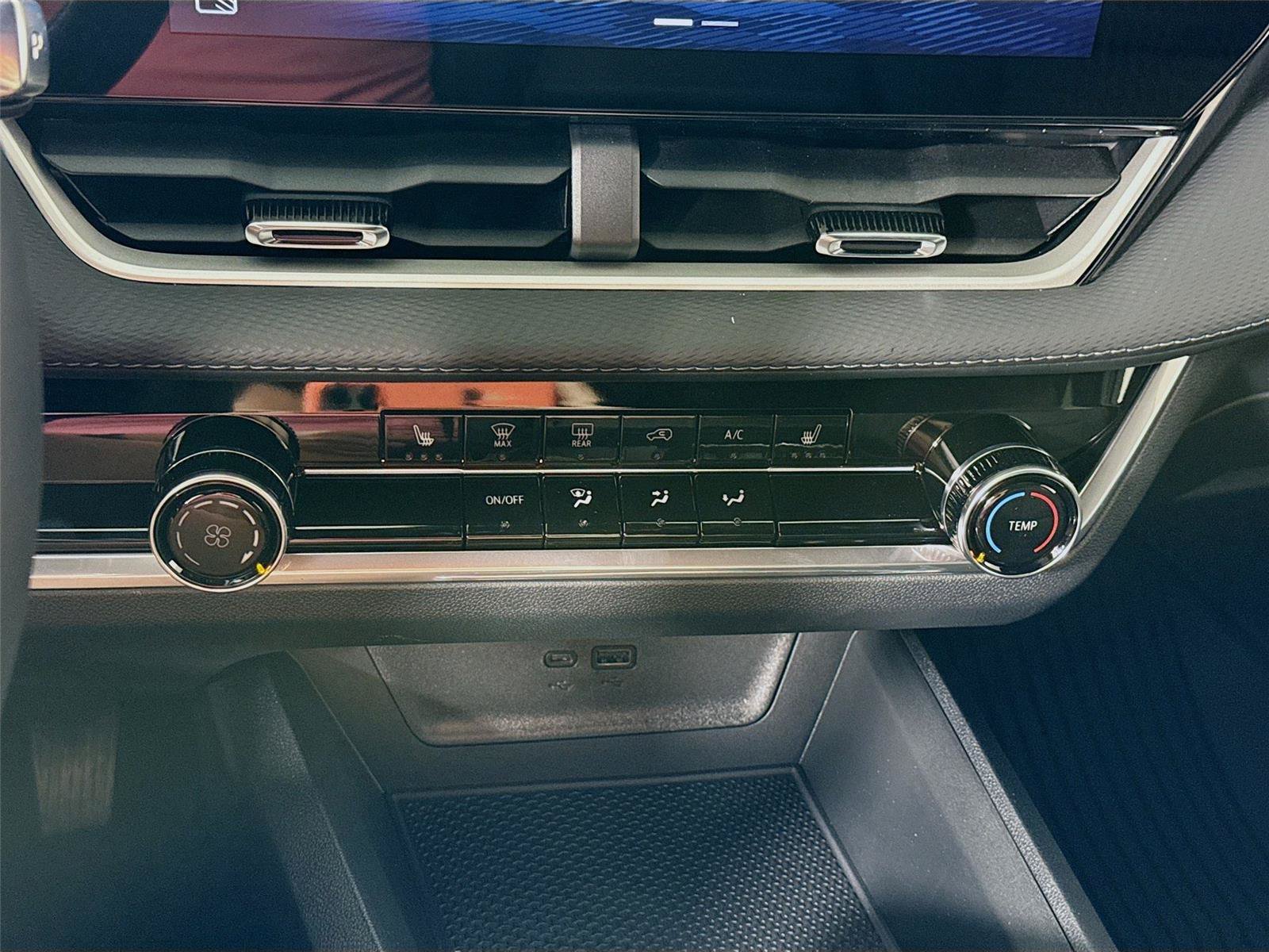 New 2026 Chevrolet Equinox LT AWD/4WD image 10