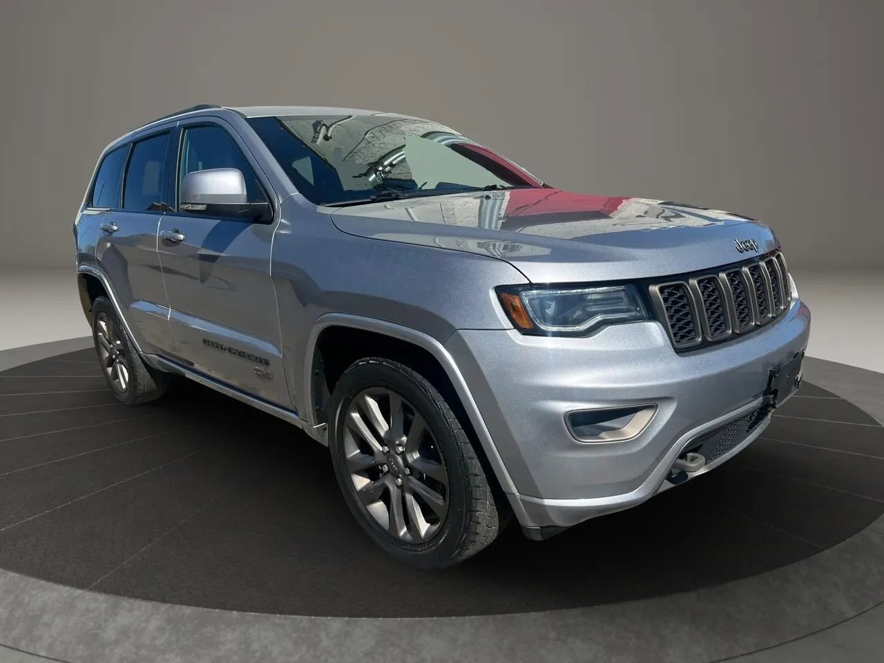 Used 2016 Jeep Grand Cherokee Limited 75th Anniversary AWD/4WD image 5