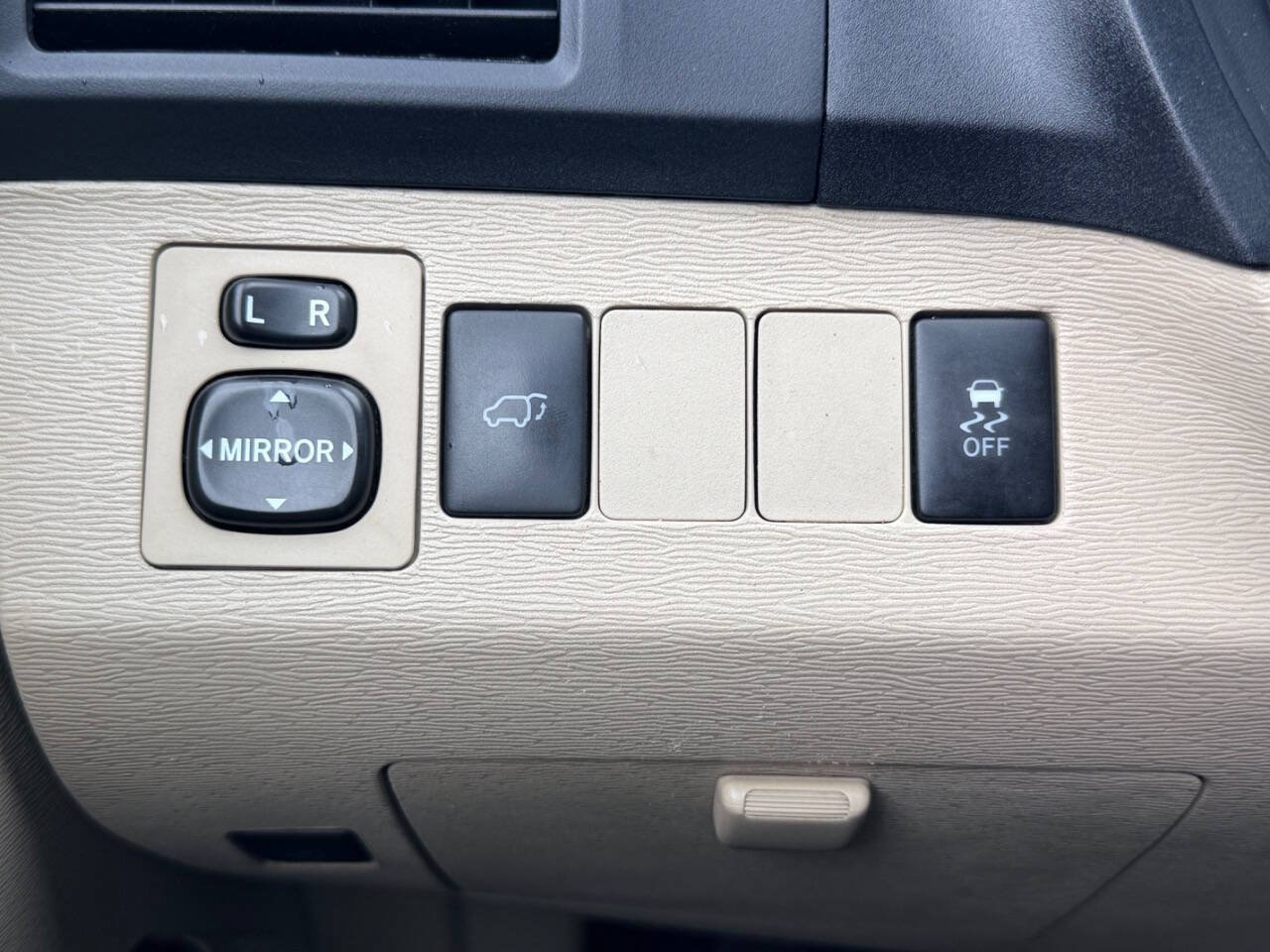 Used 2010 Toyota Venza AWD image 10