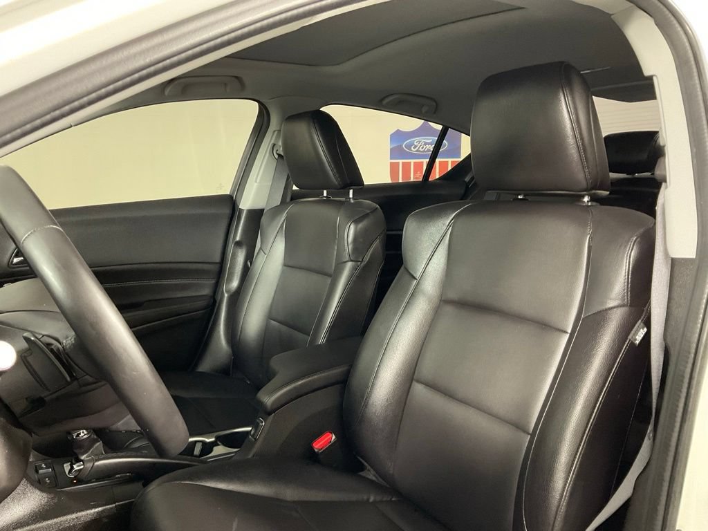 Used 2018 Acura ILX w/ AcuraWatch Plus Package FWD image 14