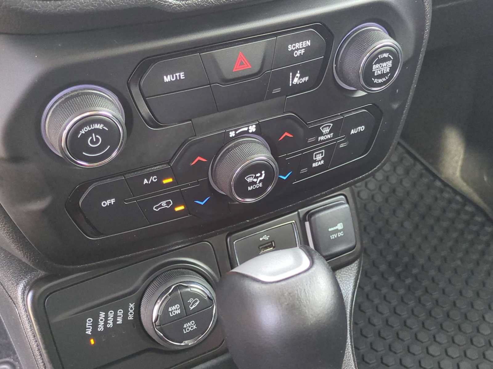 Used 2022 Jeep Renegade Trailhawk AWD/4WD image 18