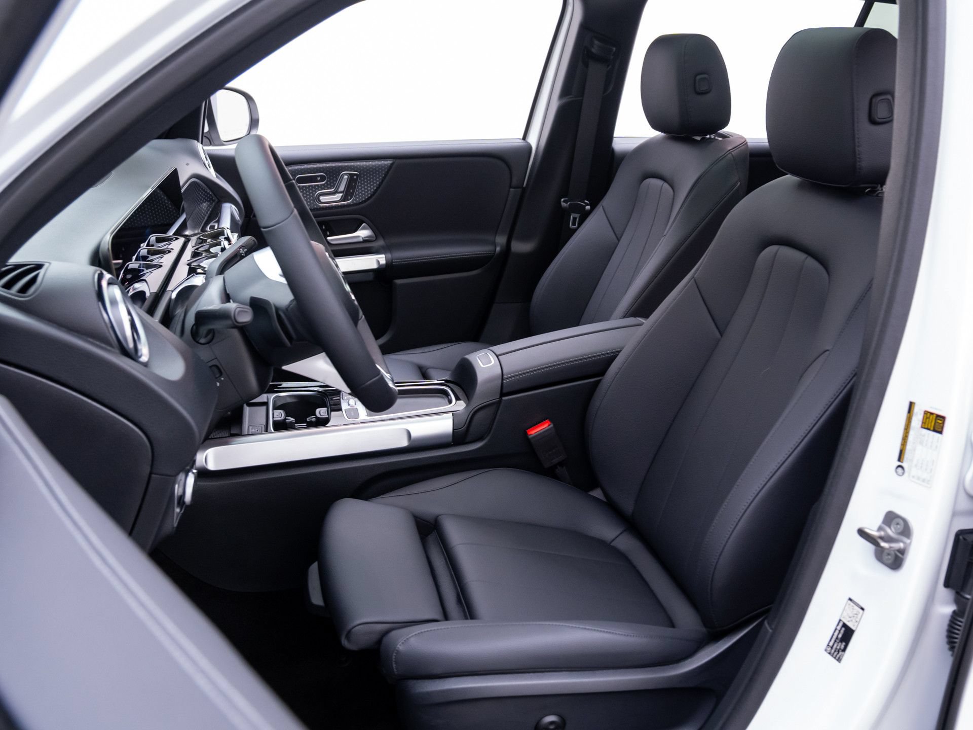 New 2026 Mercedes-Benz GLB 250 4MATIC image 16