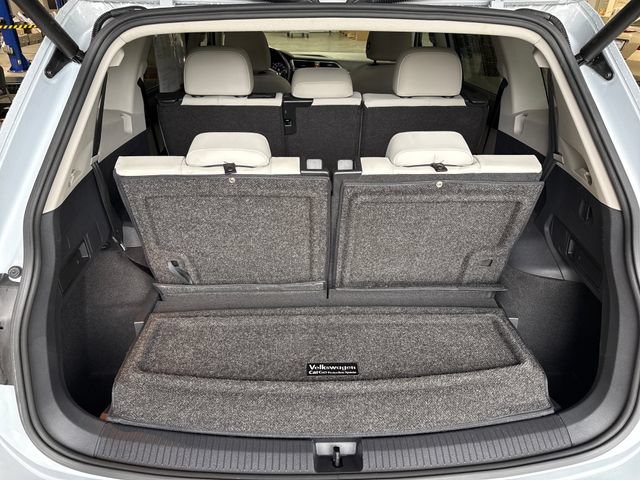 Used 2019 Volkswagen Tiguan SEL w/ 3rd Row Seat Package AWD/4WD image 13