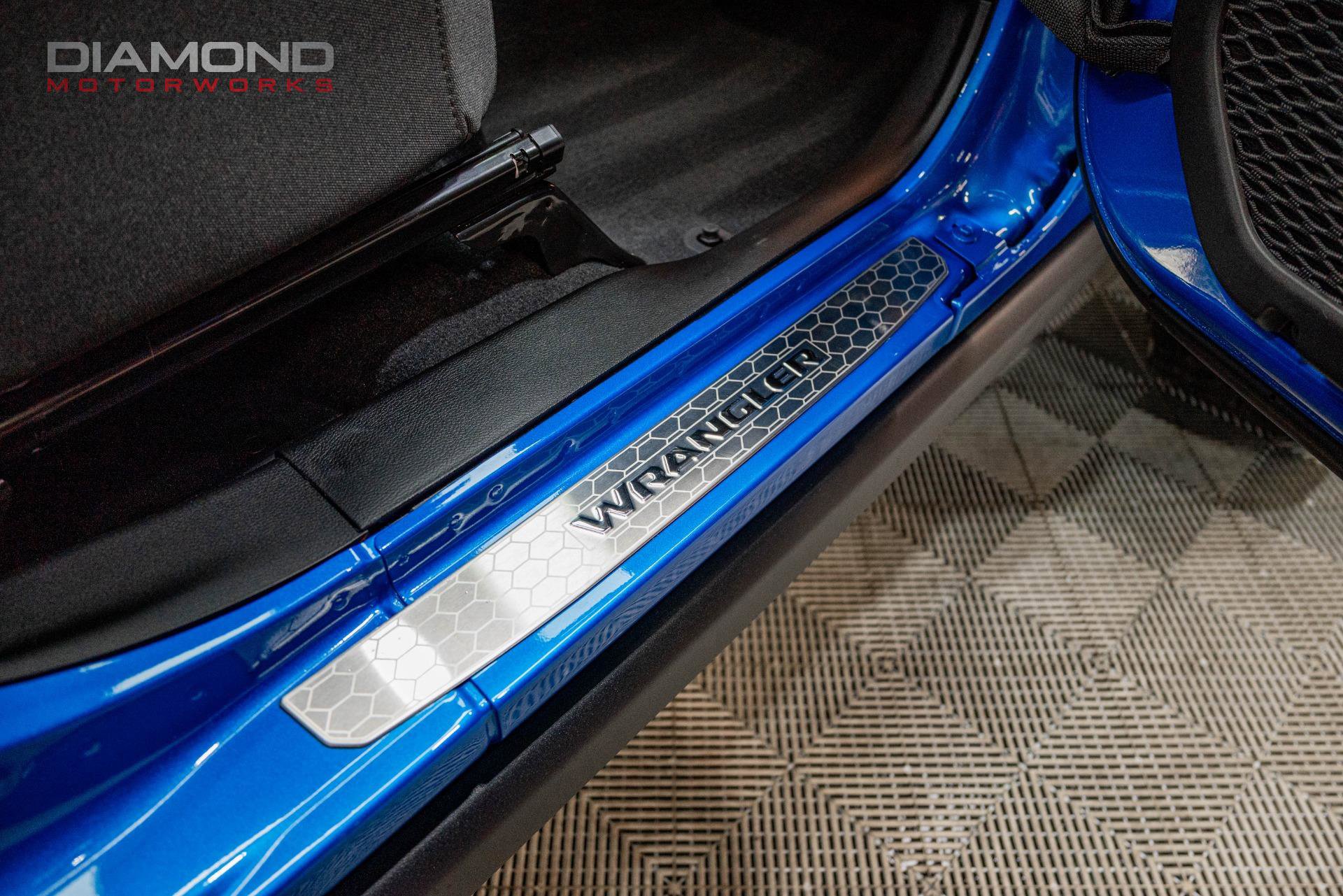 Used 2024 Jeep Wrangler Unlimited Sahara w/ Technology Group image 96