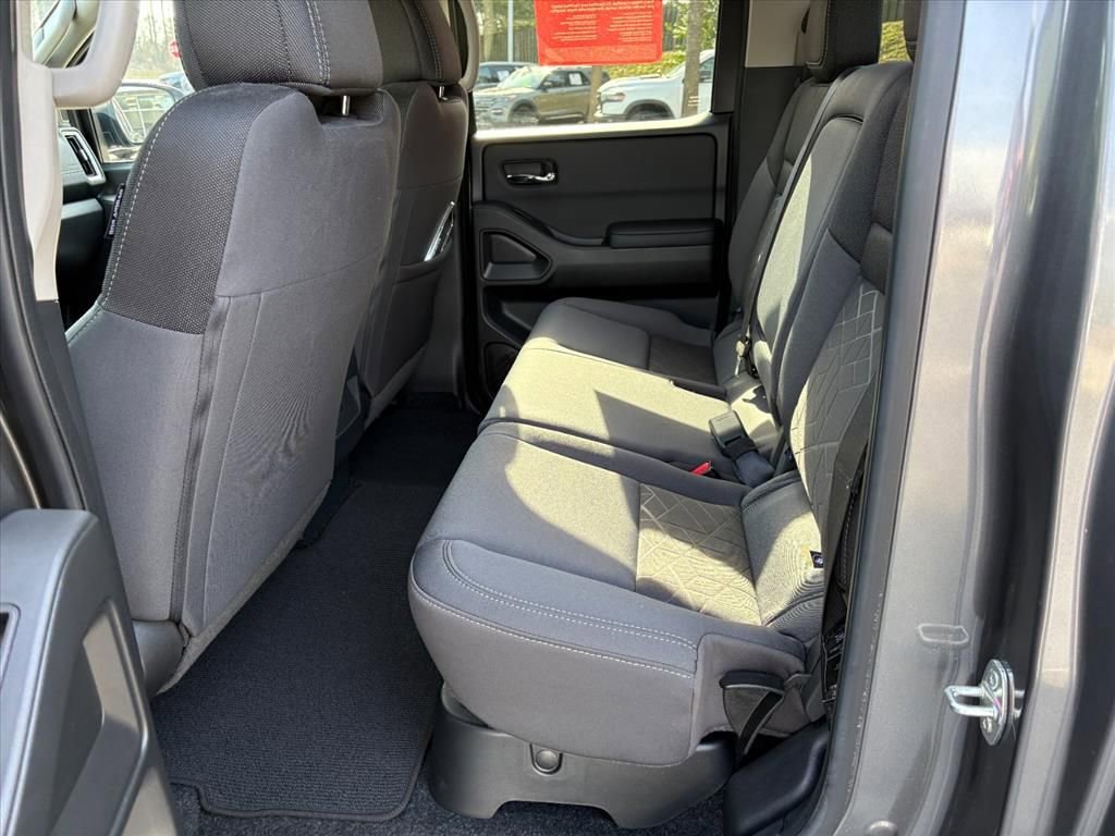 Certified 2025 Nissan Frontier SV image 21