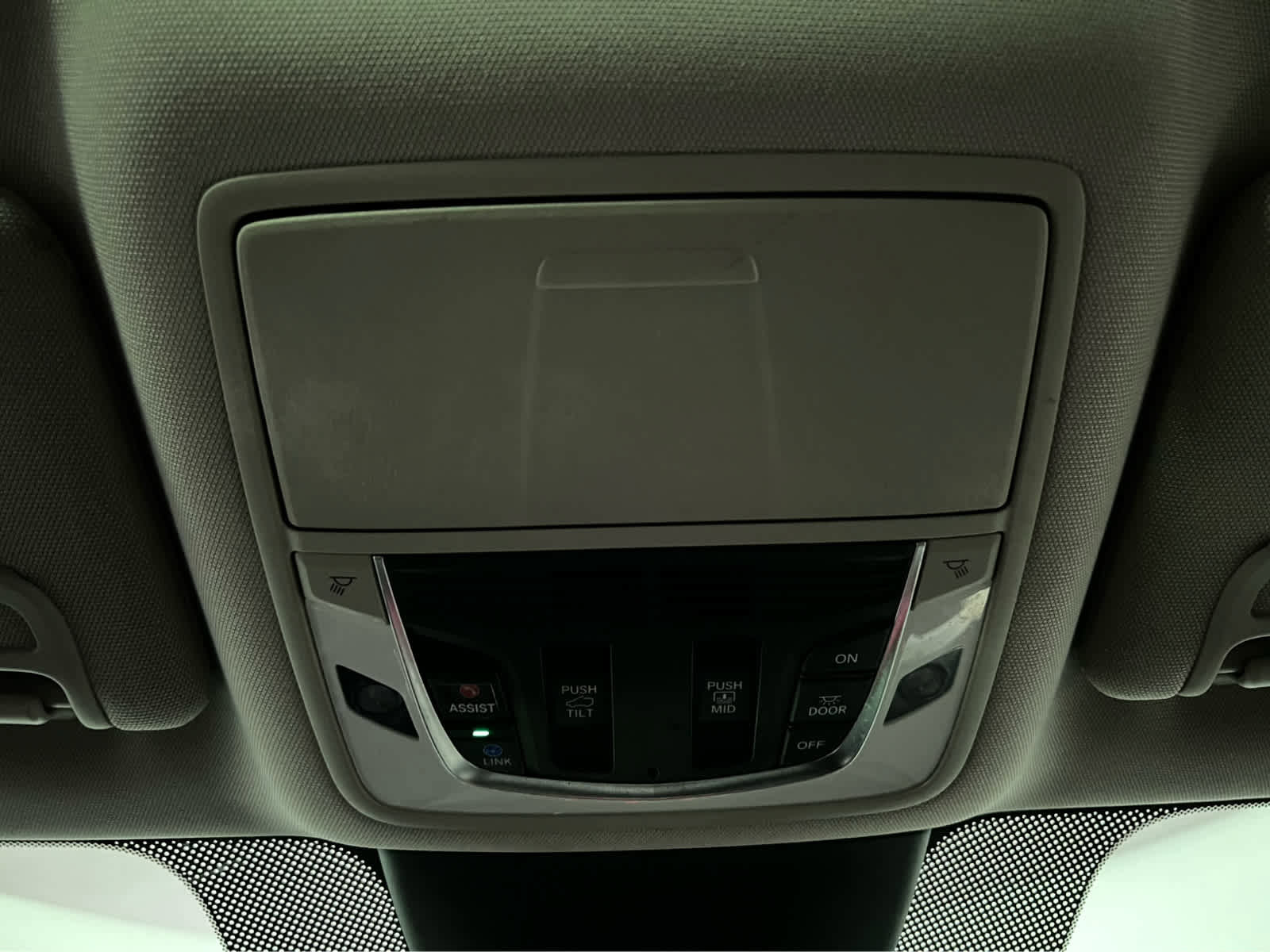 Used 2024 Acura MDX SH-AWD w/ Technology Package image 15