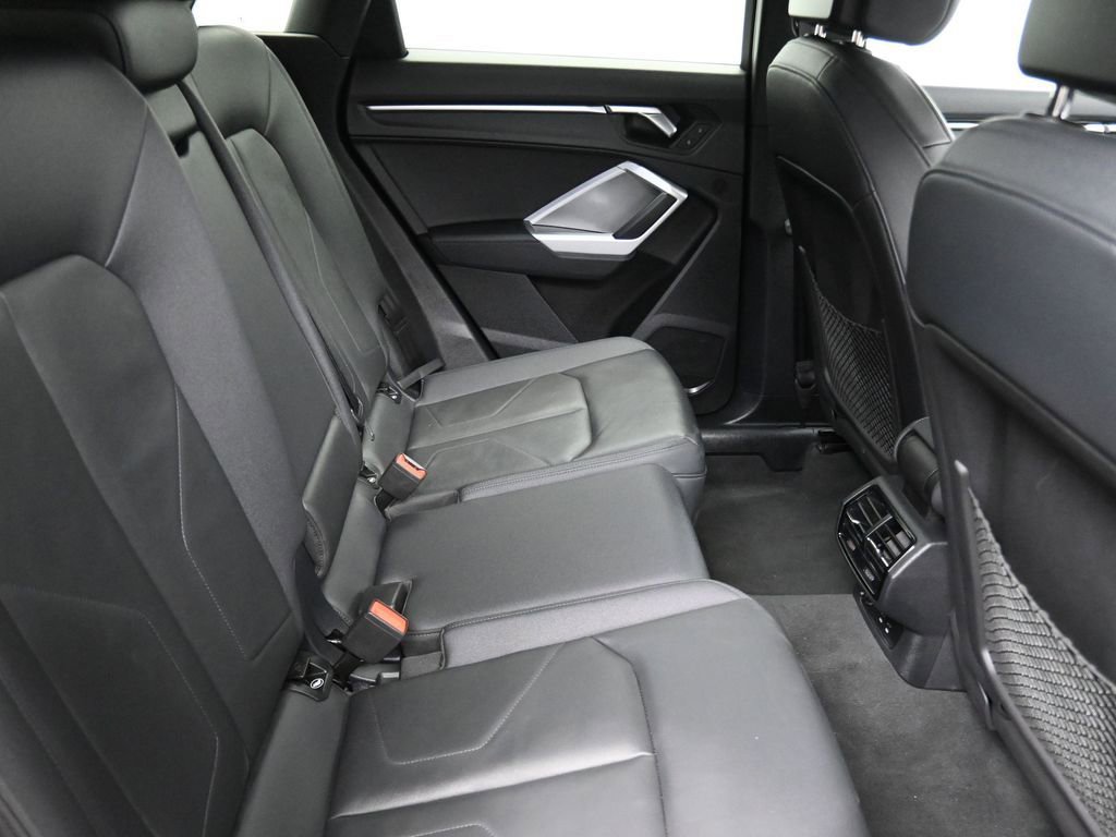 Used 2025 Audi Q3 2.0T Premium AWD/4WD image 17
