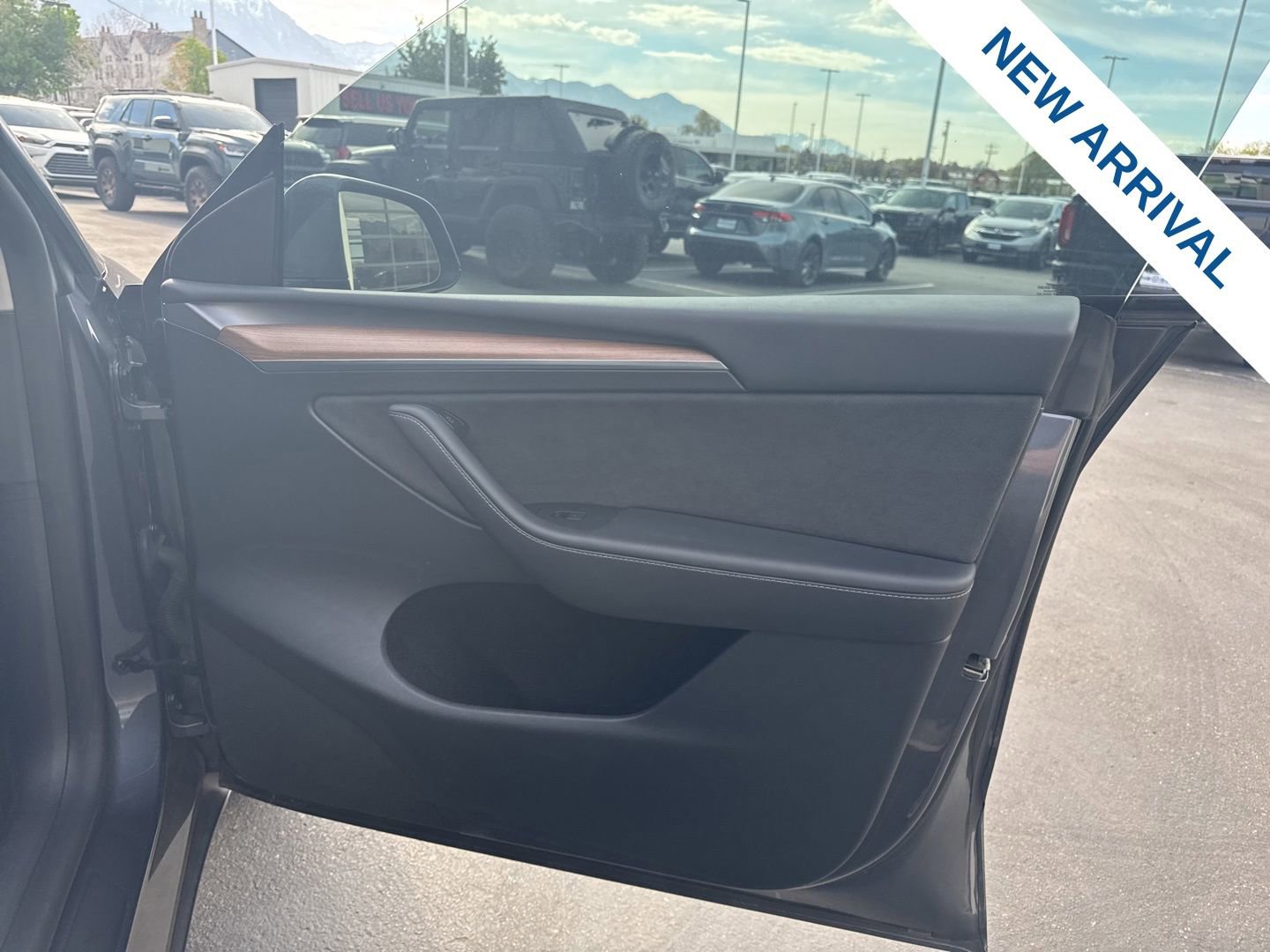 Used 2023 Tesla Model Y Long Range image 10