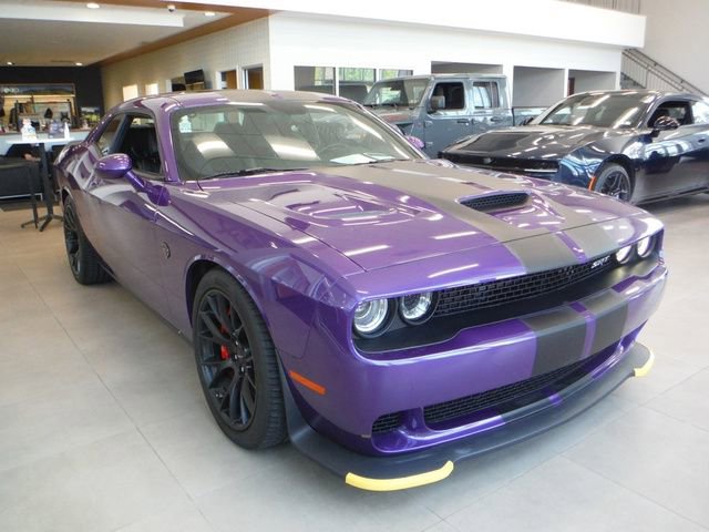 Used 2016 Dodge Challenger SRT Hellcat RWD image 14