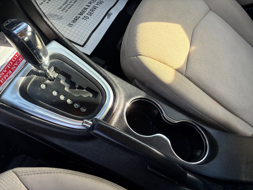 Used 2013 Chrysler 200 LX image 30