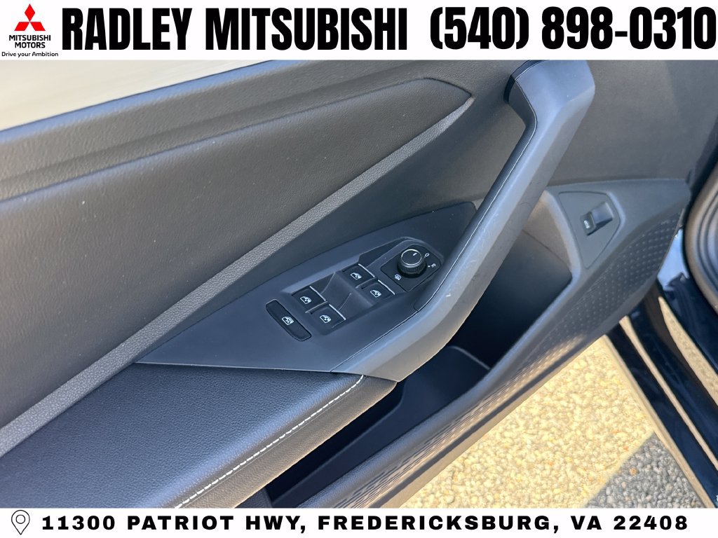 Used 2026 Volkswagen Jetta SE FWD image 5