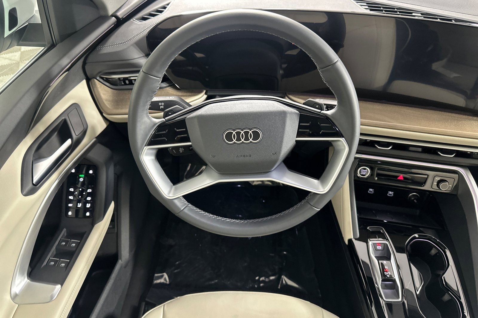 Used 2025 Audi Q5 Premium w/ Convenience Package image 13