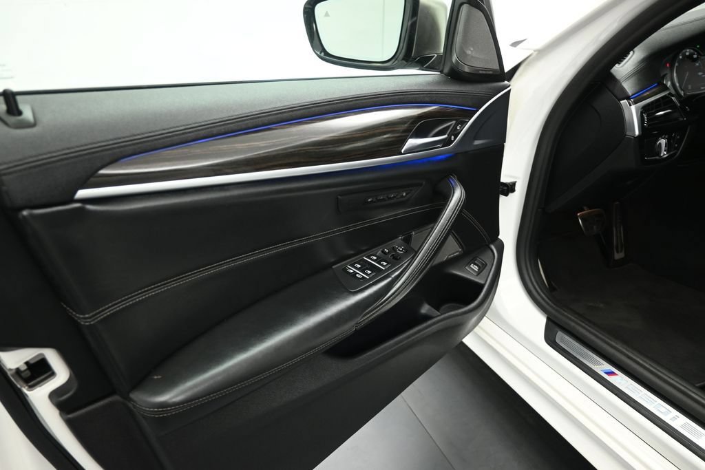 Used 2018 BMW M550i xDrive AWD/4WD image 7