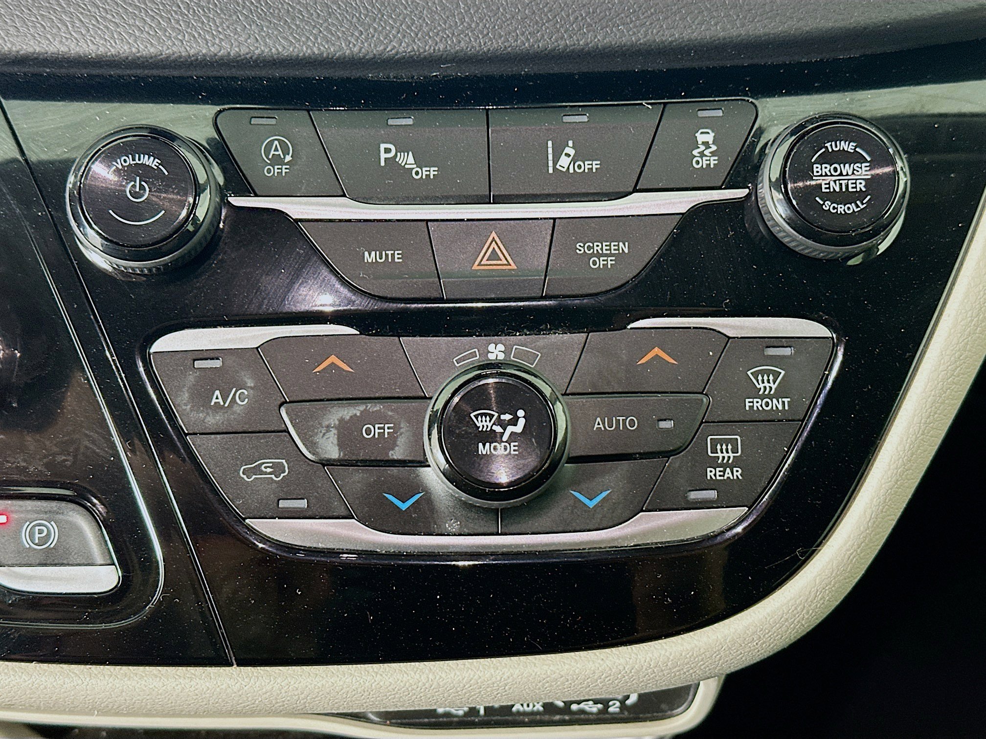 Used 2022 Chrysler Pacifica Touring-L image 23