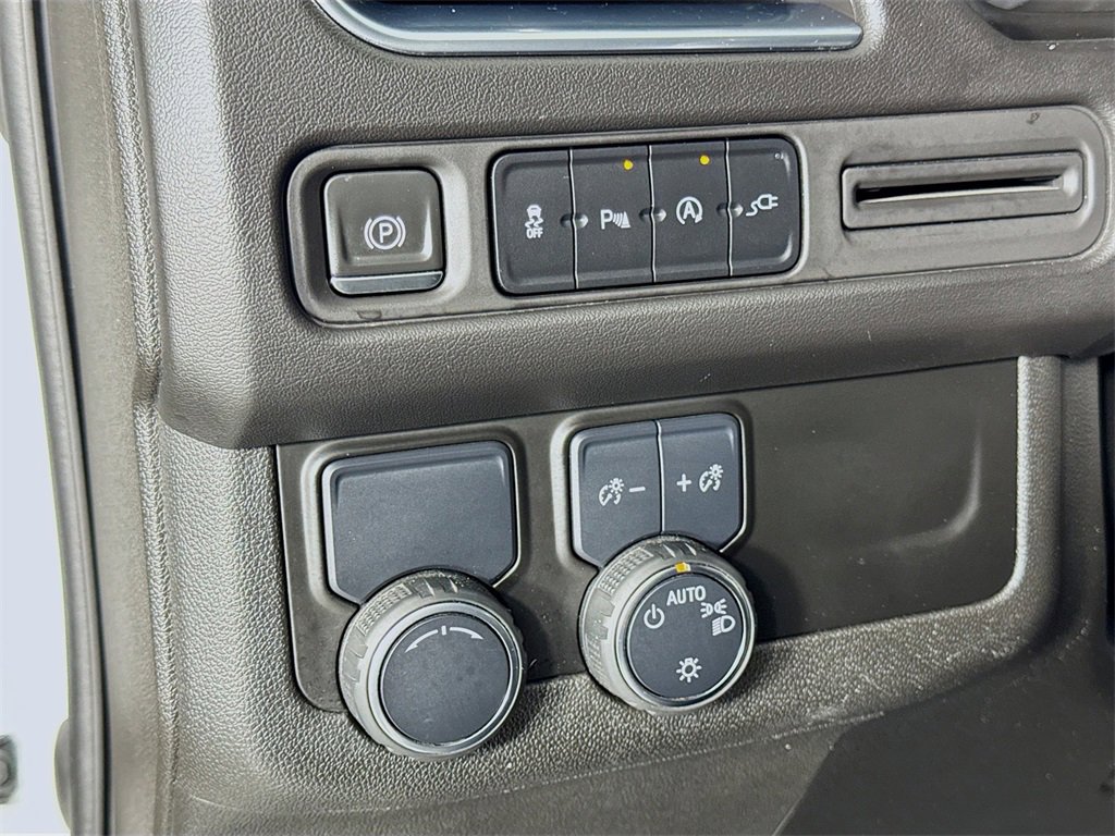 Used 2021 Chevrolet Suburban LT image 21