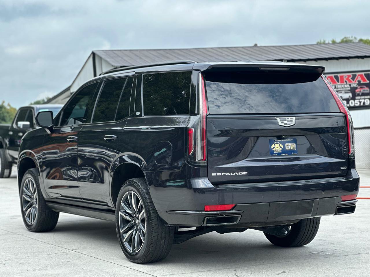 Used 2022 Cadillac Escalade Sport Platinum AWD/4WD image 5