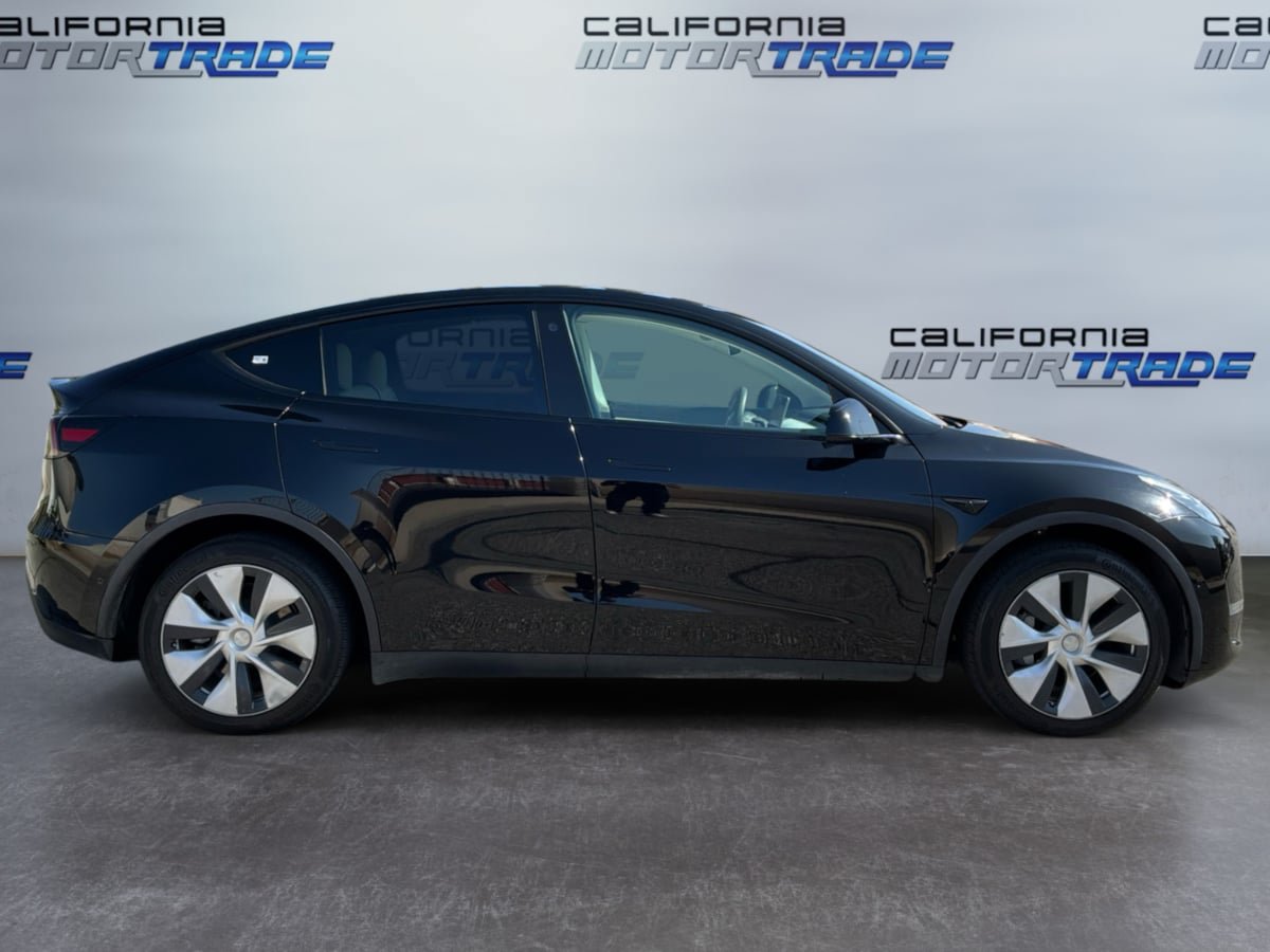 Used 2022 Tesla Model Y Long Range AWD/4WD image 4