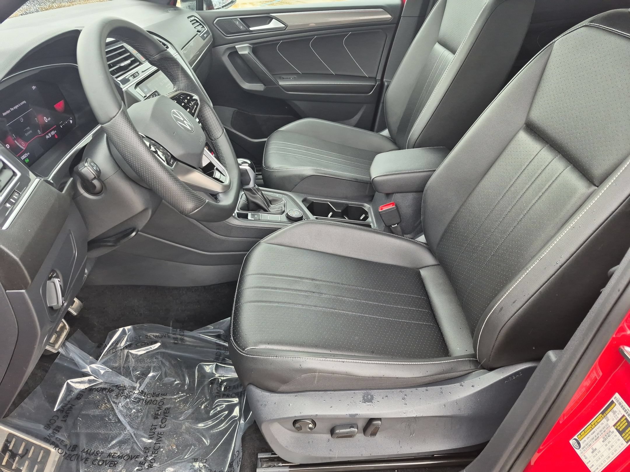 Used 2024 Volkswagen Tiguan SE R-Line w/ MDO Package, Two-Row AWD/4WD image 11