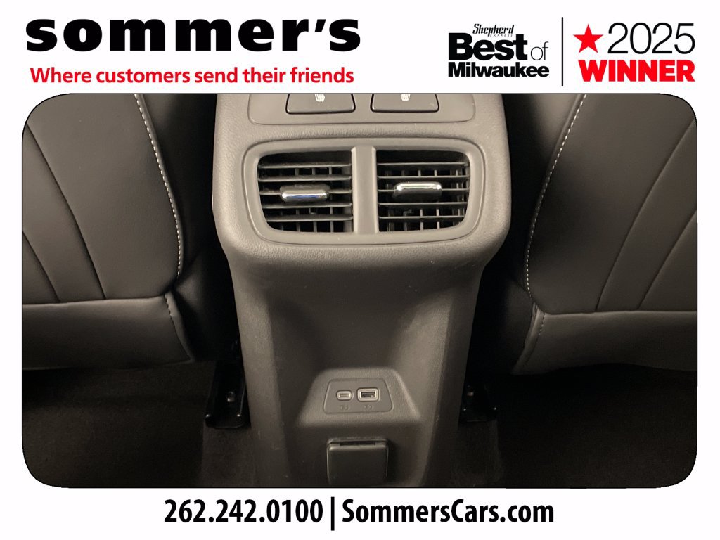 Used 2022 Buick Envision Avenir w/ Technology Package II AWD/4WD image 24