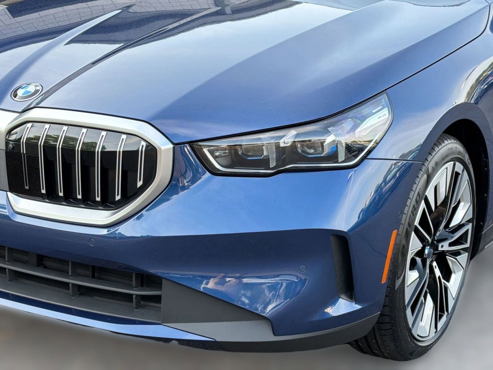 Certified 2025 BMW 540i xDrive AWD/4WD image 11