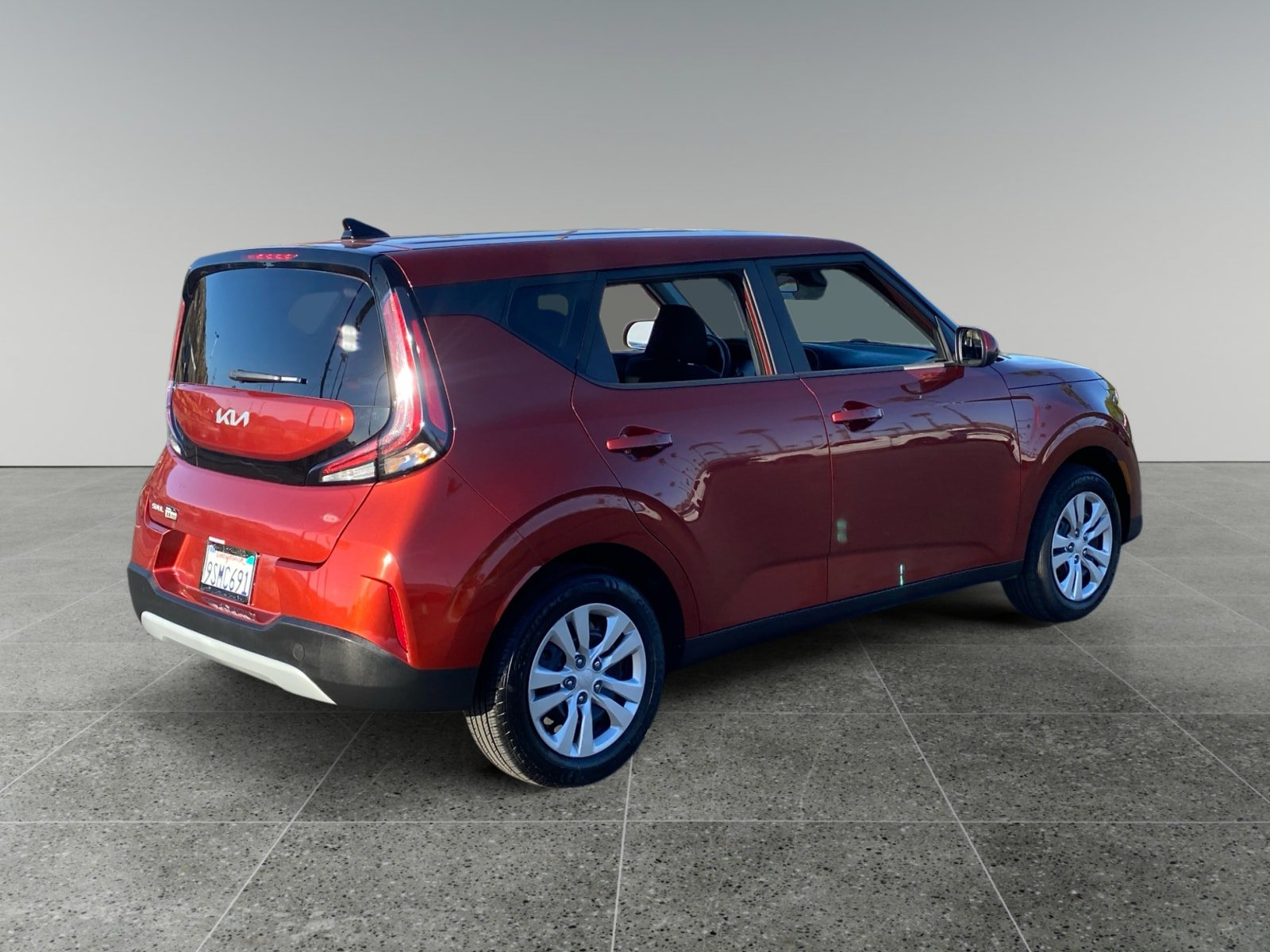 Used 2025 Kia Soul LX FWD image 5