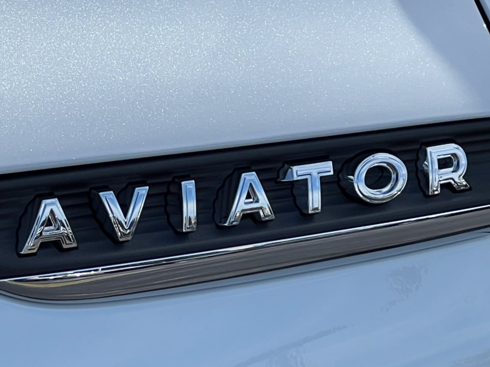 New 2027 Lincoln Aviator Reserve AWD/4WD image 2
