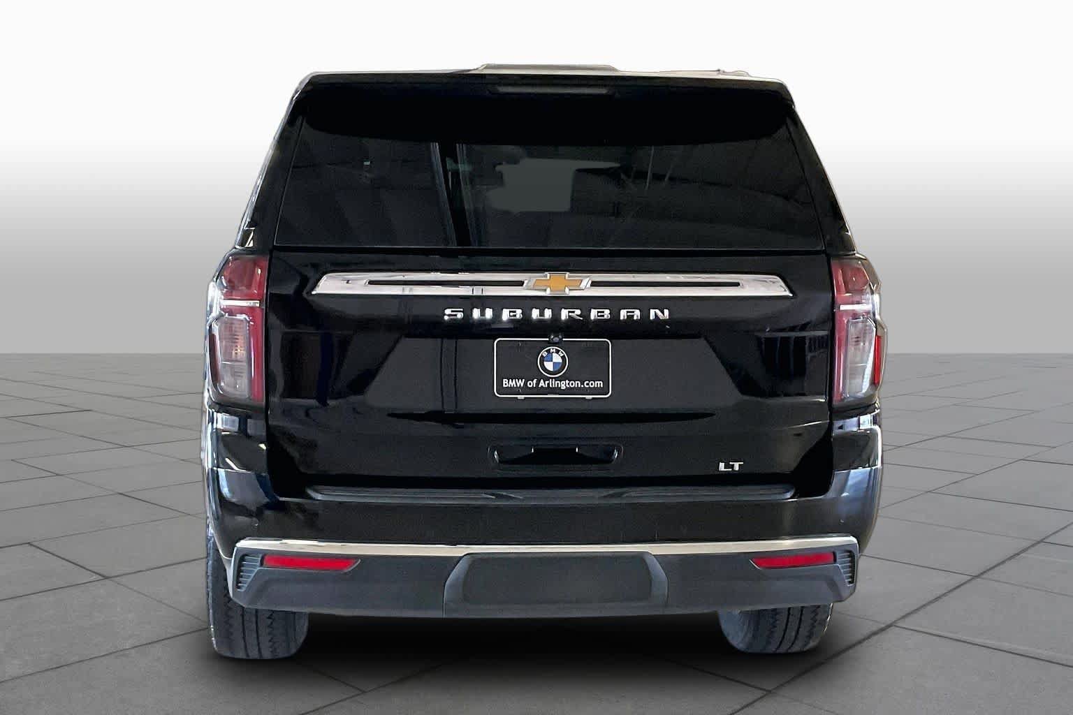 Used 2021 Chevrolet Suburban LT w/ Luxury Package RWD image 4