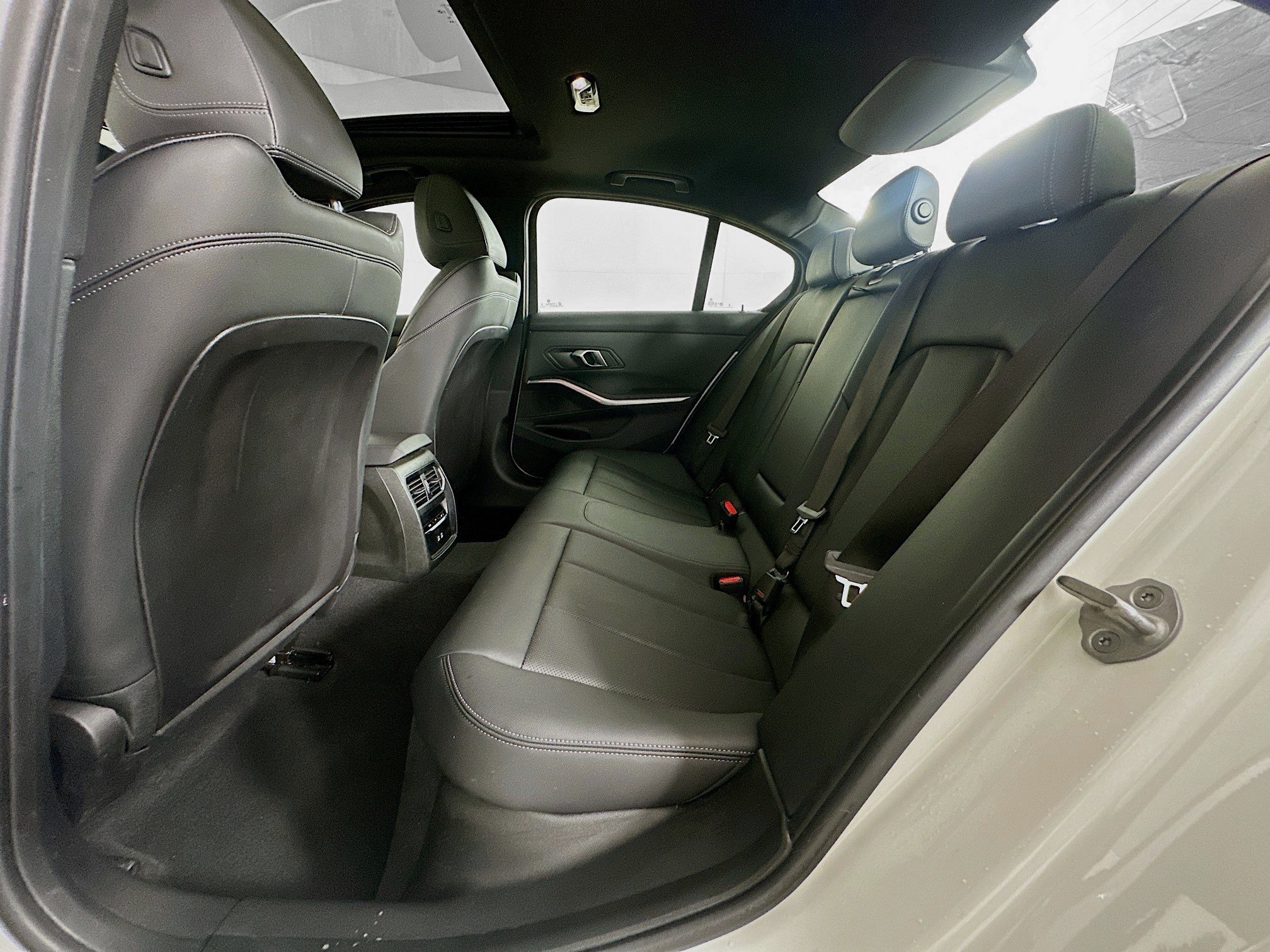 Used 2025 BMW 330i Sedan RWD image 29